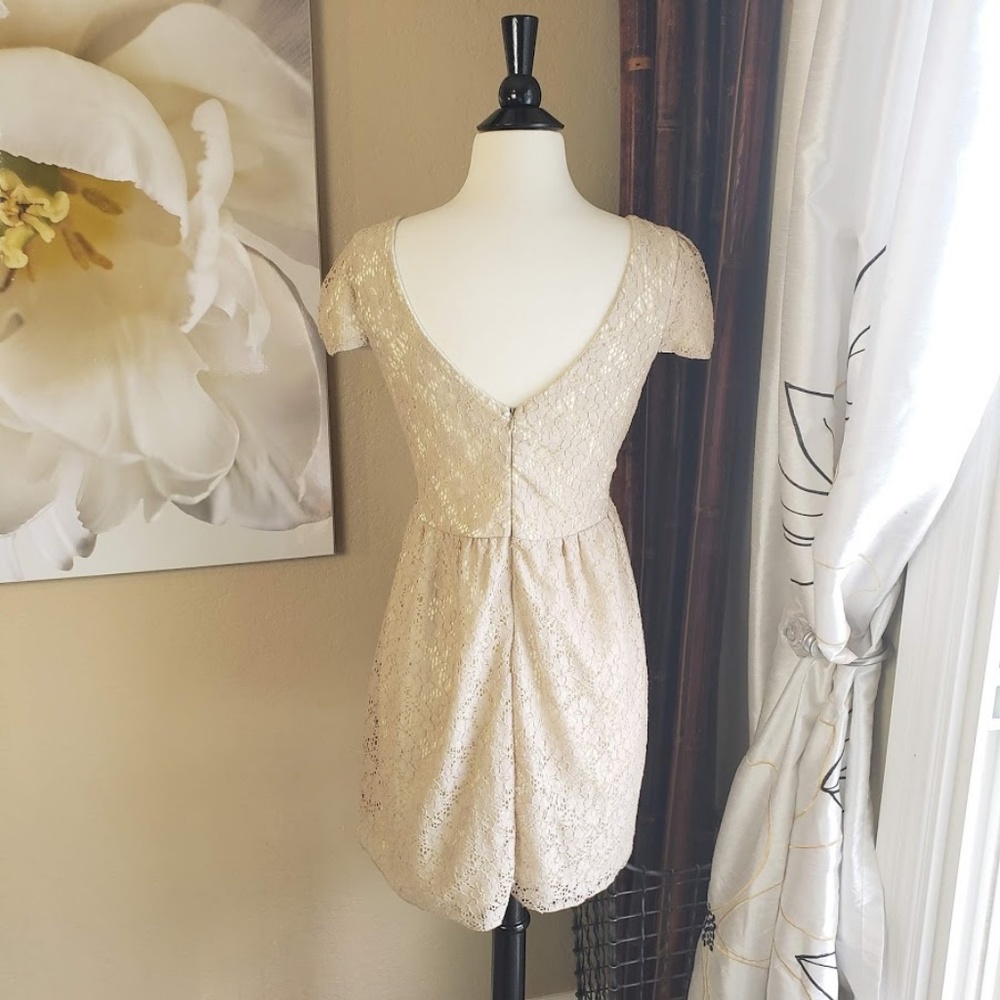 Romeo & Juliet Couture ~ Tan Lace Cap Sleeve Dress - Picture 3 of 3